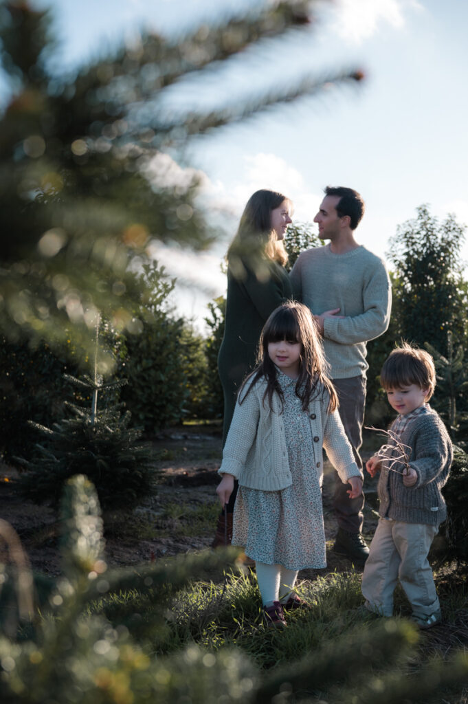 Familienmomente in der Tannenplantage